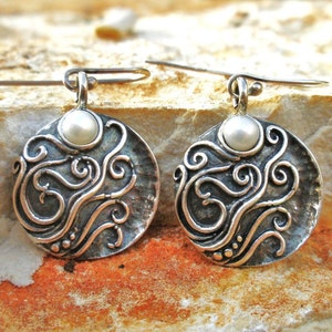 Zierliche kreis ohrring für sie Gehämmerte edelstein ohrring Perle Schmuck für frauen