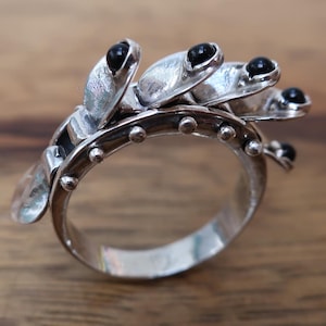 Sterling silver statement gemstone ring, Charm ring for women, Handcrafted kinetic ring, hanging leaves ring