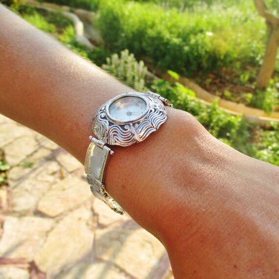 romantisch orgaan reactie Gegraveerde zilveren horloge armband gehamerde links horloge - Etsy België