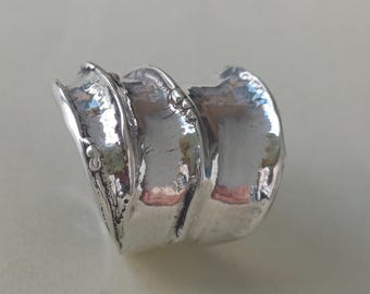 Hamrad sterlingsilverring med bred band: Lång statementring