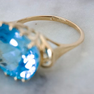 Bold 1990s Blue Topaz Cocktail Ring in 14k Yellow Gold, Size 6, Vintage Statement Rings, December Birthstone Jewelry, Oval Cut Gemstones image 8