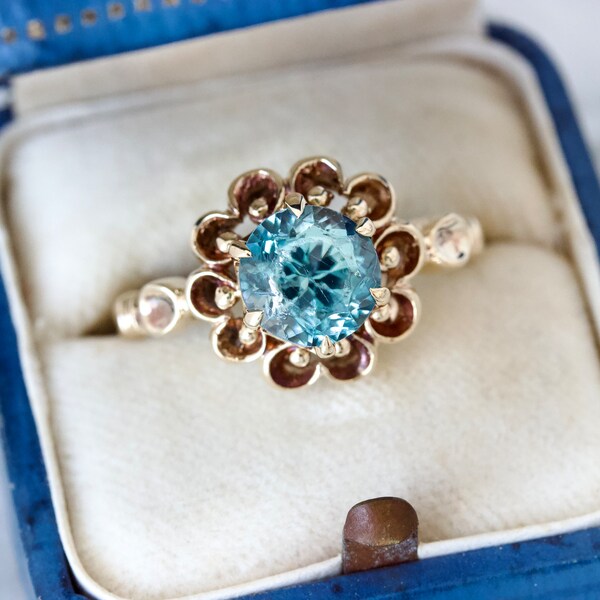 Classic Vintage Blue Zirconia Ring