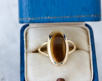 Dainty Vintage Tigers Eye Cocktail Ring in 10k Yellow Gold, Size 6.5, Minimalist Bezel Setting, Brown Gems, Neutral to Fall Color Palette