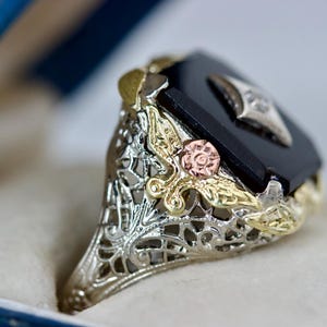 Antique 1920s Black Onyx Ring in 10k White Gold, Size 5.75 - 6, Art Deco Floral Cocktail Ring, Dainty Filigree Ring, Pink Gold Rose Blossoms
