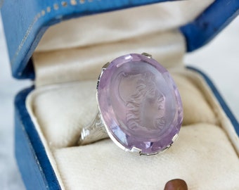 Antique 1920s Amethyst Intaglio Ring in 18k White Gold, Size 5.5, Art Deco Era Filigree, Carved Gemstone Jewelry, February Birthstone