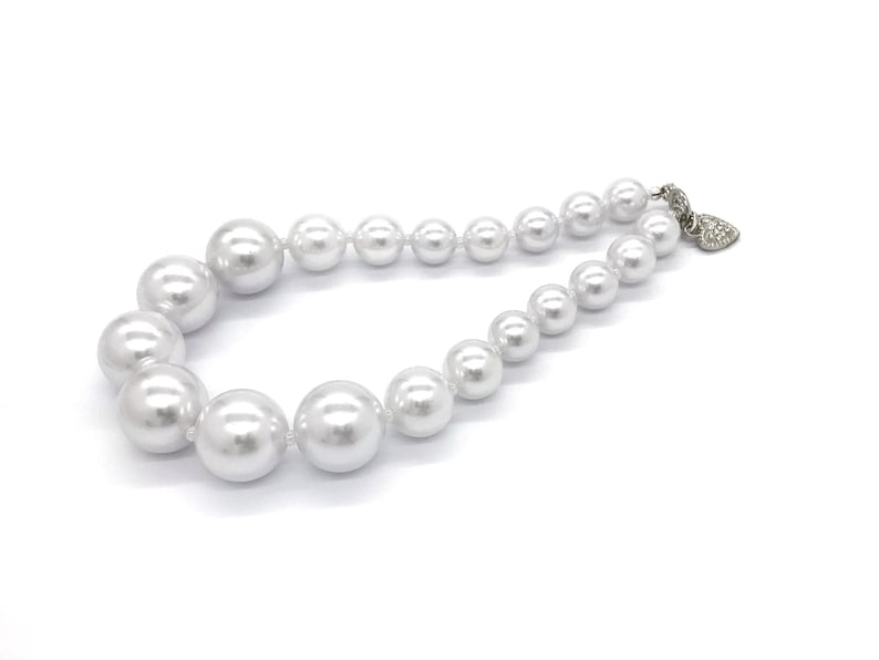 Chunky White Pearl Necklace,white faux pearl,pearl necklace,necklace with toggle clasp,big white pearls,imitation pearls,fake pearl necklace