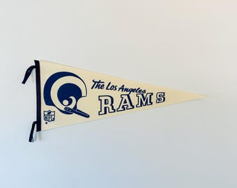 Set Stendardo E Adesivi Da Parete Los Angeles Rams - Bandiera In Feltro 76x30 Cm Con Cuscinetti E Puntine, Decorazione Fan NFL