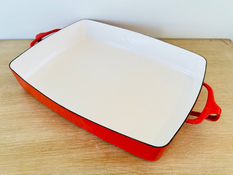 Casserole moderne vintage Mid-Century en émail rouge Dansk Kobenstyle par Jens Quistgaard image 2