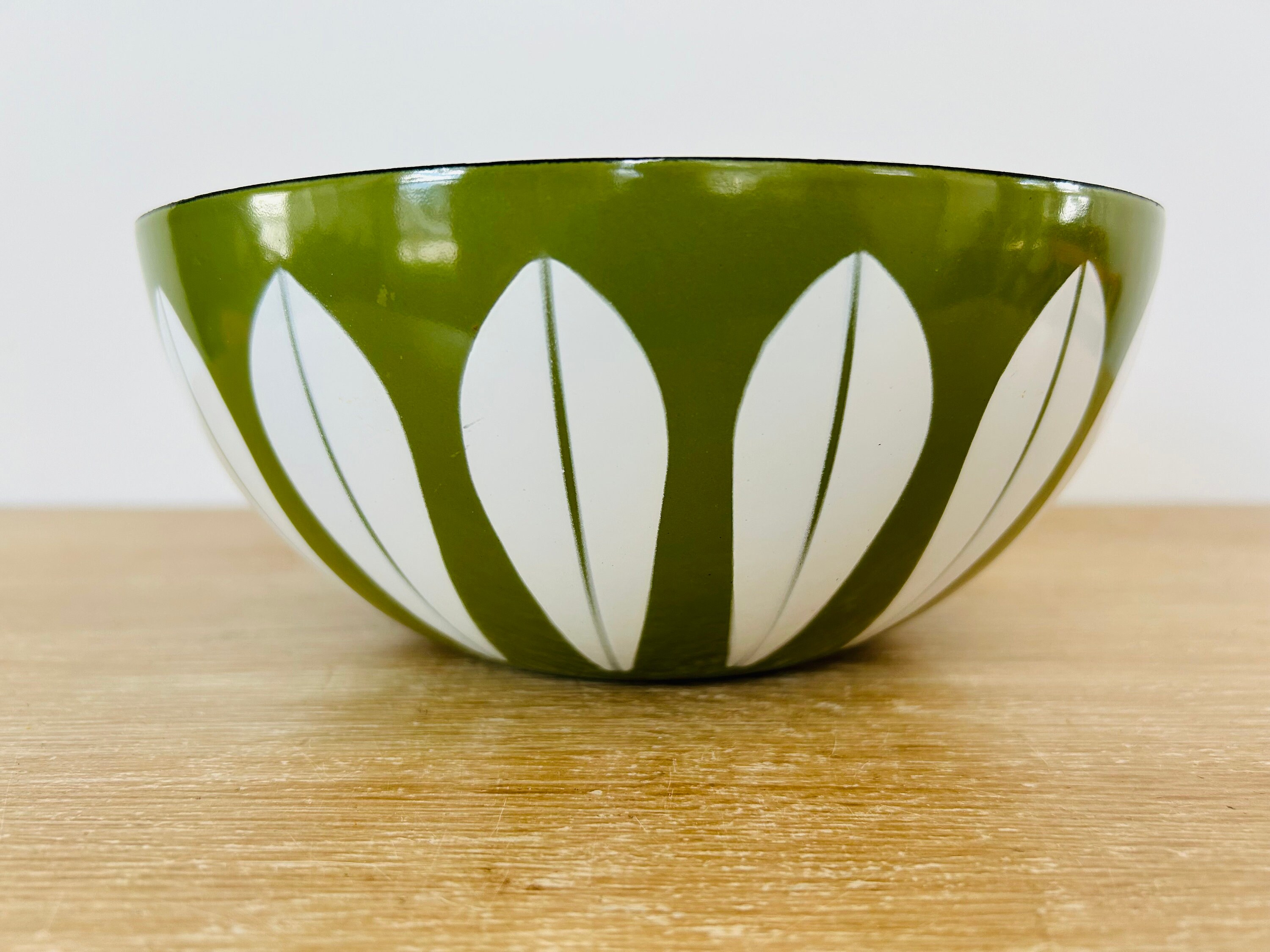 Cathrineholm 8 Inch Avocado Green Lotus Enamel Mixing Bowl Made in