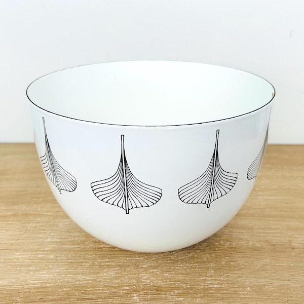 Mid Century Modern Finel Arabia Kaj Franck Design Viking Ship Viikinklaiva Pattern 8 inch Enamel Bowl