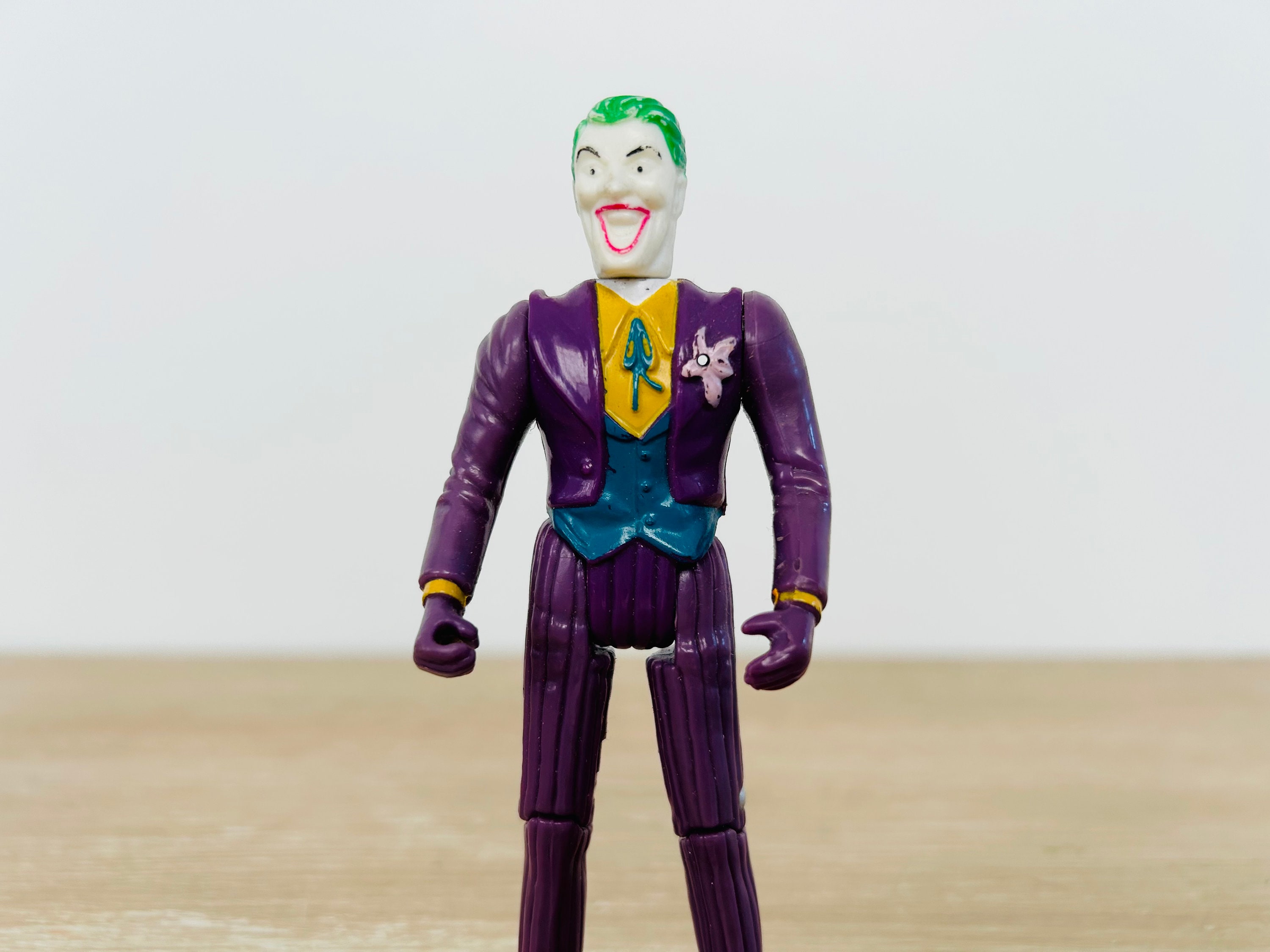 Vintage Joker 1989 Super Powers Kenner Action Figure DC Comics