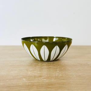 Cathrineholm 5 1/2 Inch Small Avocado Green Lotus Enamel Bowl Made in Norway Catherine Holm 5.5