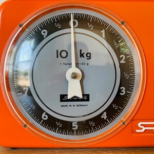 Mid Century Stube Small Bakery/Produce Orange Kitchen Scale Made in West Germany Stube 7000 10kg image 5
