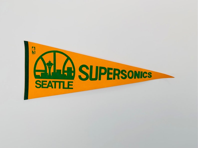 Vintage 1970s Seattle Supersonics Basketball Pennant image 1