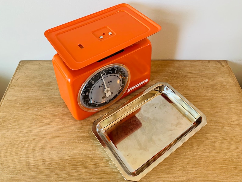 Mid Century Stube Small Bakery/Produce Orange Kitchen Scale Made in West Germany Stube 7000 10kg image 7