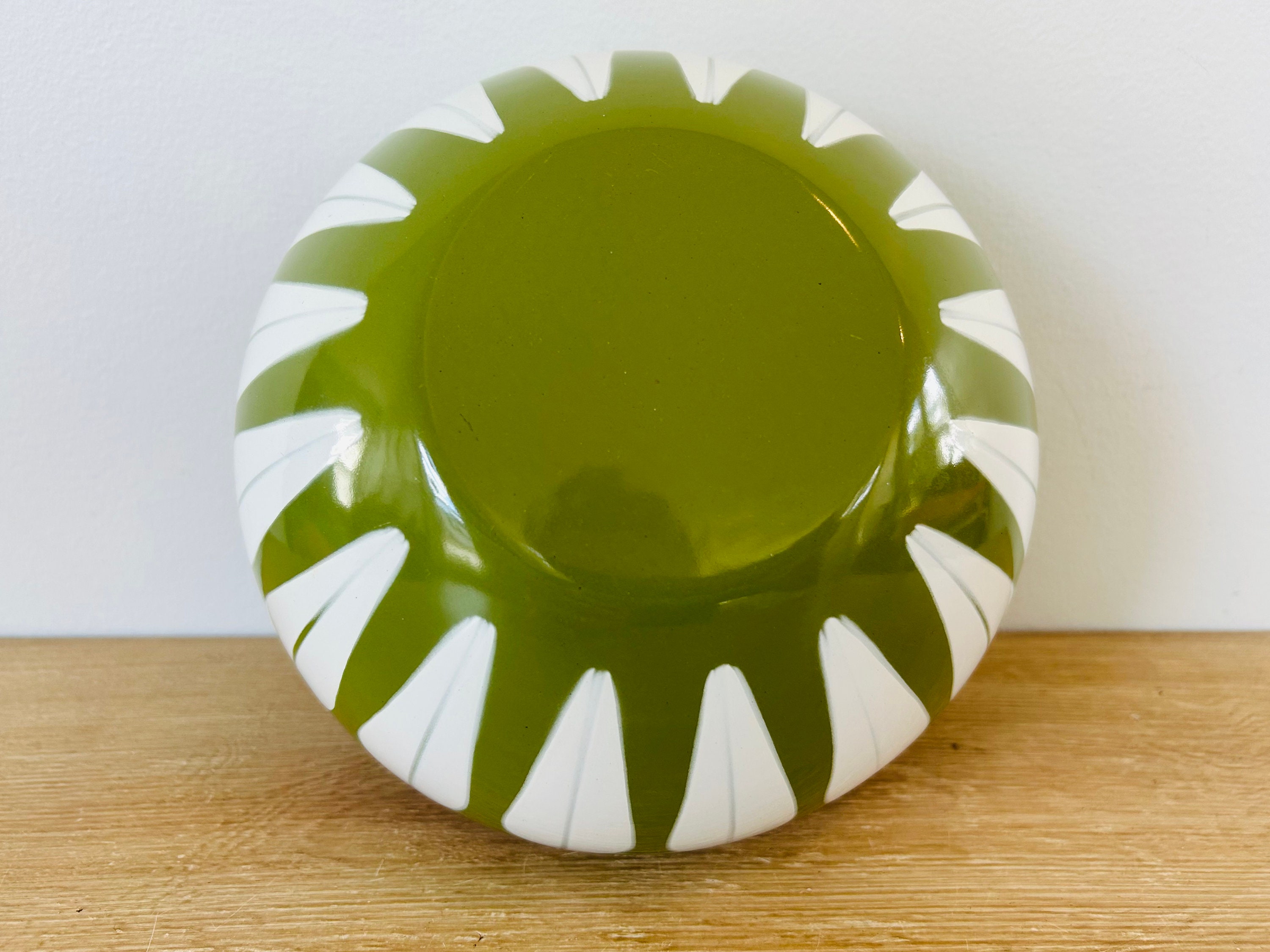 Cathrineholm 8 Inch Avocado Green Lotus Enamel Mixing Bowl Made in