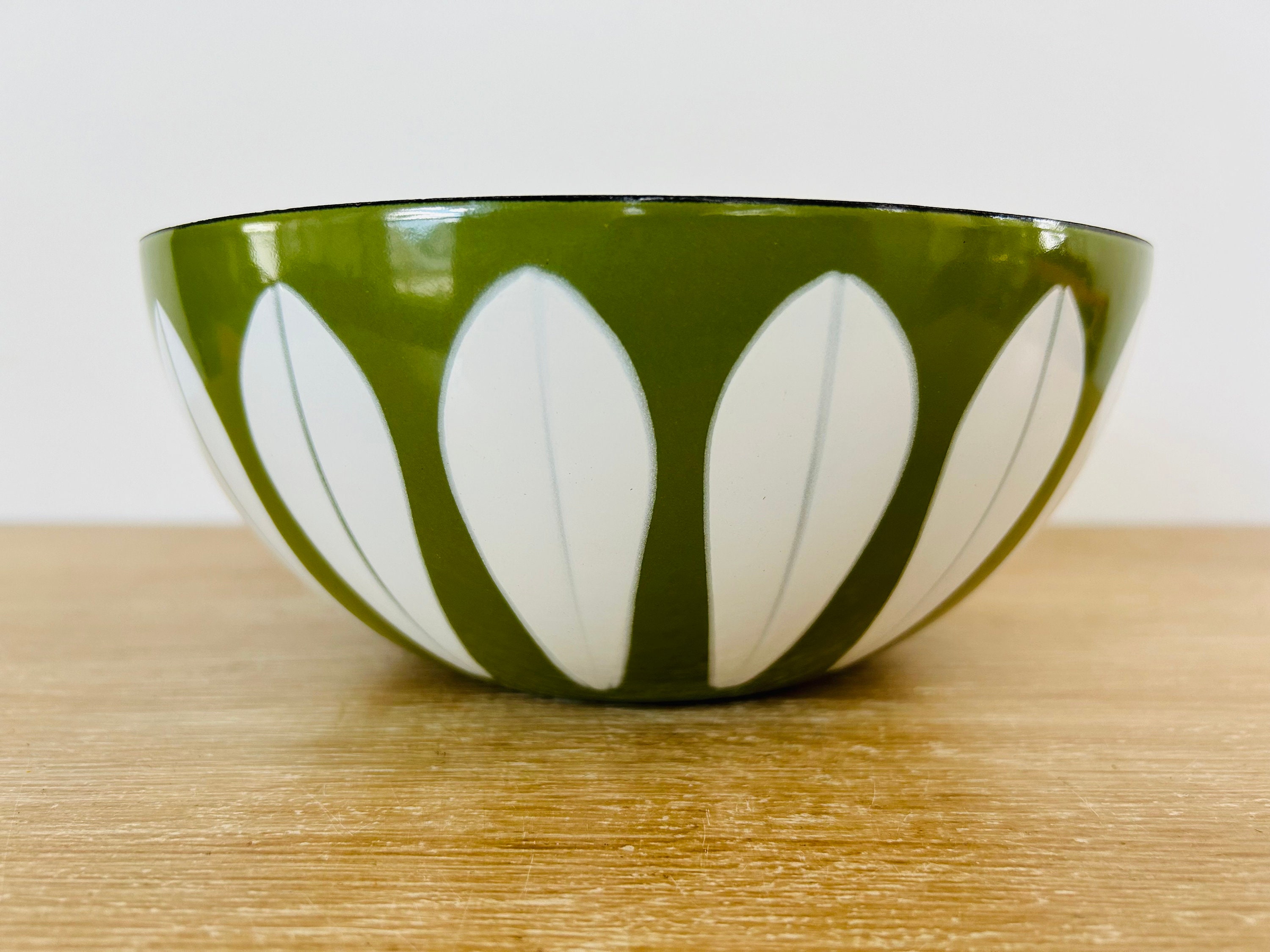 Cathrineholm 8 Inch Avocado Green Lotus Enamel Mixing Bowl Made in