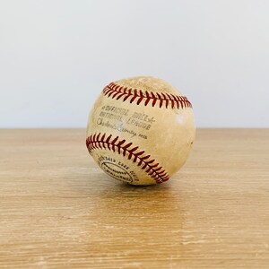 Béisbol clásico de la Liga Nacional MLB de Charles Feeney de Spalding de los años 70