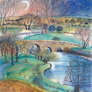 MOON RIVER, carte de voeux, carte de correspondance. Ciel bleu foncé avec un soupçon de coucher de soleil sur un pont, une rivière et des champs