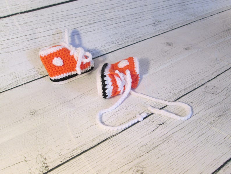 Baby Booties High Top Baby Slippers Baby Shower Gift Unique Sports Gift for Baby Made in Canada Ready to Ship Gift for Baby Boy Bild 8