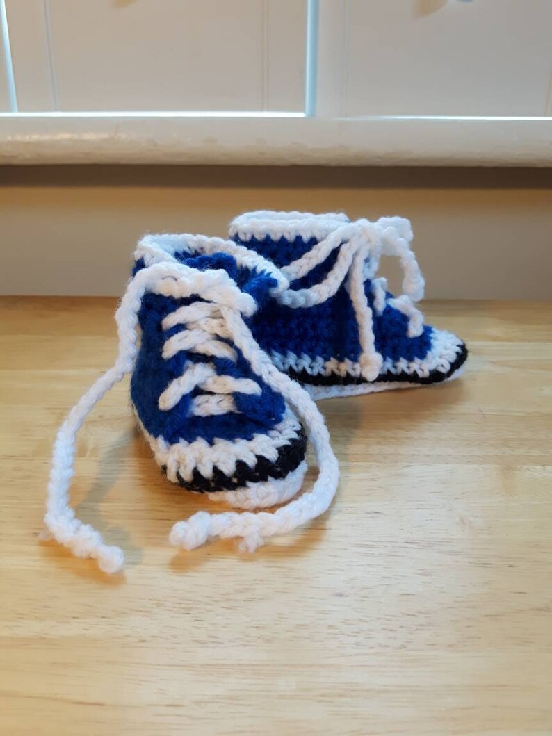 Baby Booties High Top Baby Slippers Baby Shower Gift Unique Sports Gift for Baby Made in Canada Ready to Ship Gift for Baby Boy Bild 4