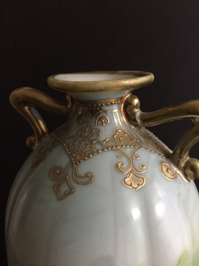 ANTIQUE NIPPON "pear" Shape Vase Hand Painted Flowers With Gold Moriage ...