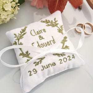 Cuscino per fedi nuziali - Cuscino personalizzato ricamato per fedi nuziali, decorazione ricordo e regalo per un giorno speciale