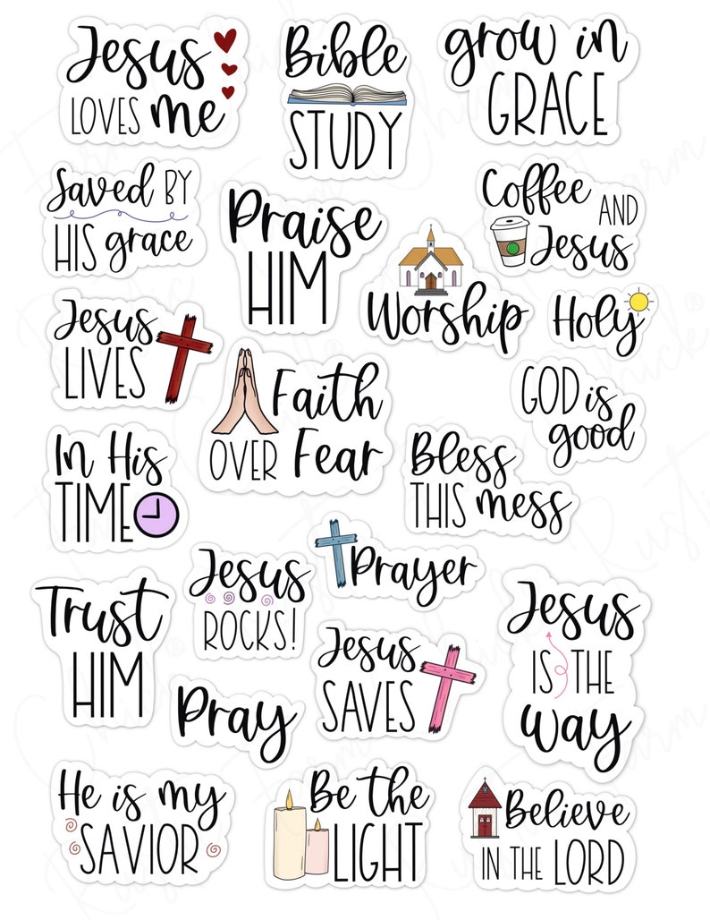 Puede incluir: Una colecci&oacute;n de pegatinas blancas con escritura negra y varias ilustraciones. Las pegatinas presentan frases religiosas como "Jes&uacute;s me ama", "Alabadle" y "Cree en el Se&ntilde;or". Otros dise&ntilde;os incluyen cruces, una iglesia y velas.