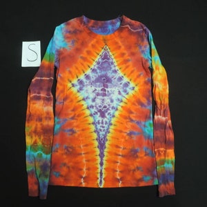 Pequeño tie-dye de manga larga