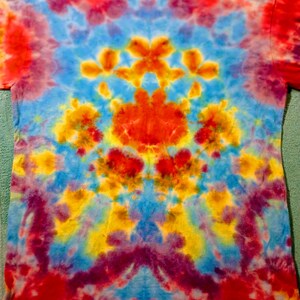 527 - Large tie-dye long sleeve shirt