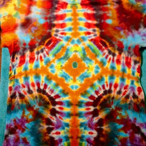 530 - Large tie-dye long sleeve shirt