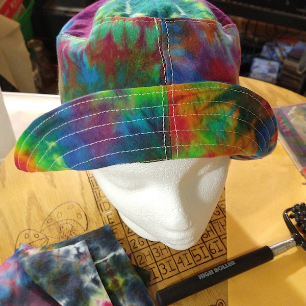 Small 22 1/4" reversible Tiedye/Camo bucket hat