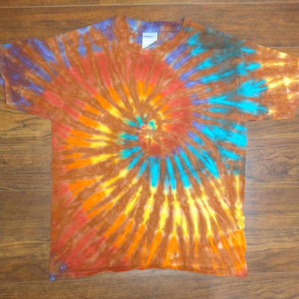 Youth Medium Brown spiral tie-dye shirt