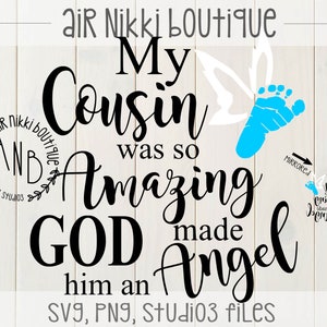 Pode incluir: Design gráfico de texto em preto e branco com uma borboleta azul e branca e uma pegada de bebê. O texto diz "Meu primo foi tão incrível que Deus o fez um anjo".
