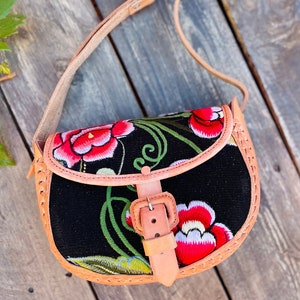 Petit Bestickte Handgemachte Echtes Leder Tasche Geldbörse Crossbody Gestempelt Verschönert BOHO Boho Strand Mode Hipster Fiesta Geschenkideen
