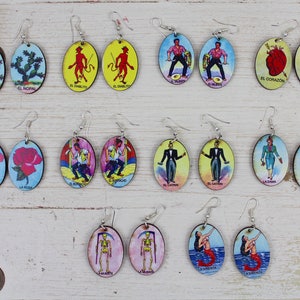 LOTERIA Pendientes hechos a mano- La Sirenita- Fiesta- Diversión- Arte Popular- Bingo Mexicano- Partido Favores- Dangle- Peso Ligero- Frida Kahlo- Traje- Amor