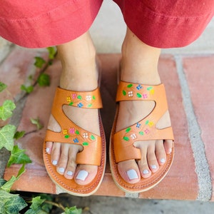 Leather Sandals Woman Mexican Shoes Vintage Style Floral-Flip Flops-Hippie BOHO Tribal Shoes-Summer Handmade Huaraches Beach Roman Tie