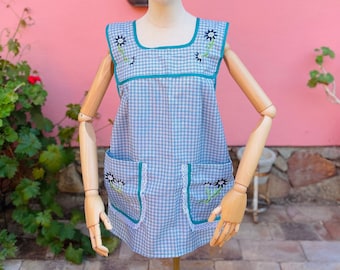 La Chacha Apron Traditional Hand Embroidered with Pocket Food Fiesta Dinner-Holiday-Frida Kahlo Anniversary Mexicana Mother Abuelita Gift