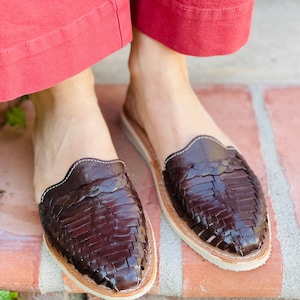 Leather Sandals Woman Mexican Shoes Vintage Style Floral-Flip Flops-Hippie BOHO Tribal Shoes-Summer Handmade Huaraches Beach Roman Tie