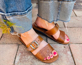 Brown Leather Sandals Woman Mexican Shoes Vintage Style 1970s-Floral-Flip Flops-Hippie-BOHO-Tribal-Shoes-Summer-Handmade Sandals-Huaraches