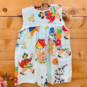 Vintage Style Circus Apron Clown Balloon Bunny Dog Whimsical Fun