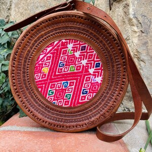 Handgemachte Ledertasche Geldbörse Rund Crossbody handgestempelt Boho Boho StrandMode Hipster Weihnachtsgeschenk für Sie