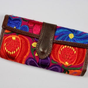 Boho Leather Embroidered Wallet Clutch-Huipil-Handmade-Gift Ideas Mexican Pouch-Cartera-Zipper-Boho-Fiesta-Gifts for Her-Floral-Latina
