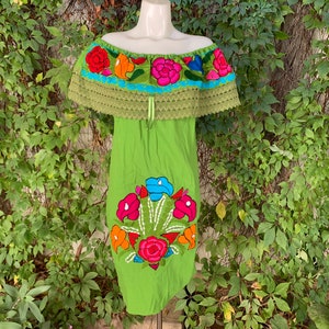 Dress Off the Shoulder Mexican Cotton Machine Embroidered Flowers Summer-BOHO-Hippie-Frida Kahlo style-Handmade Dress Art Costume Fiesta