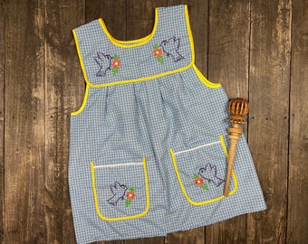 La Chacha Apron Traditional Hand Embroidered with Pocket Food Fiesta Dinner-Holiday-Frida Kahlo Anniversary Mexicana Mother Abuelita Gift