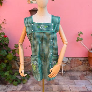 La Chacha Apron Traditional Hand Embroidered with Pocket Food Fiesta Dinner-Holiday-Frida Kahlo Anniversary Mexicana Mother Abuelita Gift