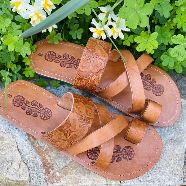 Brown Leather Sandals Woman Mexican Shoes Vintage Style 1970s-Floral-Flip Flops-Hippie-BOHO-Tribal-Shoes-Summer-Handmade Sandals-Huaraches
