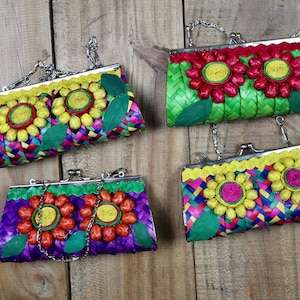 Hand Woven Clutch-Flower-Handmade-Gift Ideas-Mexican Pouch-Cartera-Boho-Trendy Accessories-Gypsy-Frida Kahlo-Palm Leaf-Unique-Folk Art