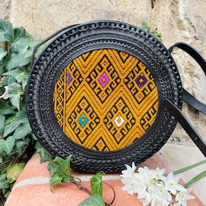 Handgemachte Ledertasche Geldbörse Rund Crossbody handgestempelt Boho Boho StrandMode Hipster Weihnachtsgeschenk für Sie