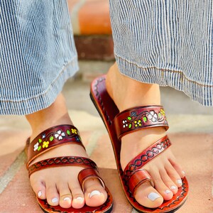 Brown Leather Sandals Woman Mexican Shoes Vintage Style 1970s-Floral-Flip Flops-Hippie-BOHO-Tribal-Shoes-Summer-Handmade Sandals-Huaraches image 5